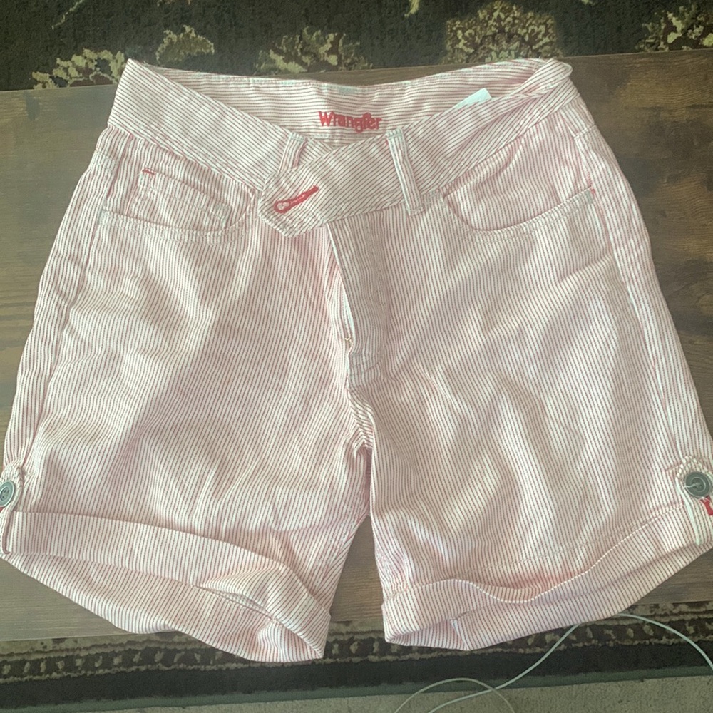 Wrangler Red Pin stripe shorts